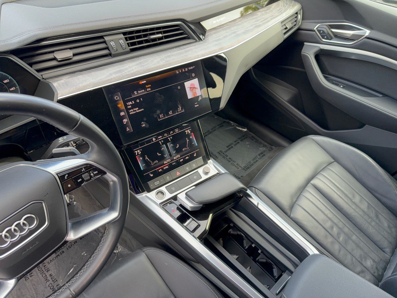 Used 2024 Audi Q8 e-tron Premium AWD/4WD image 22