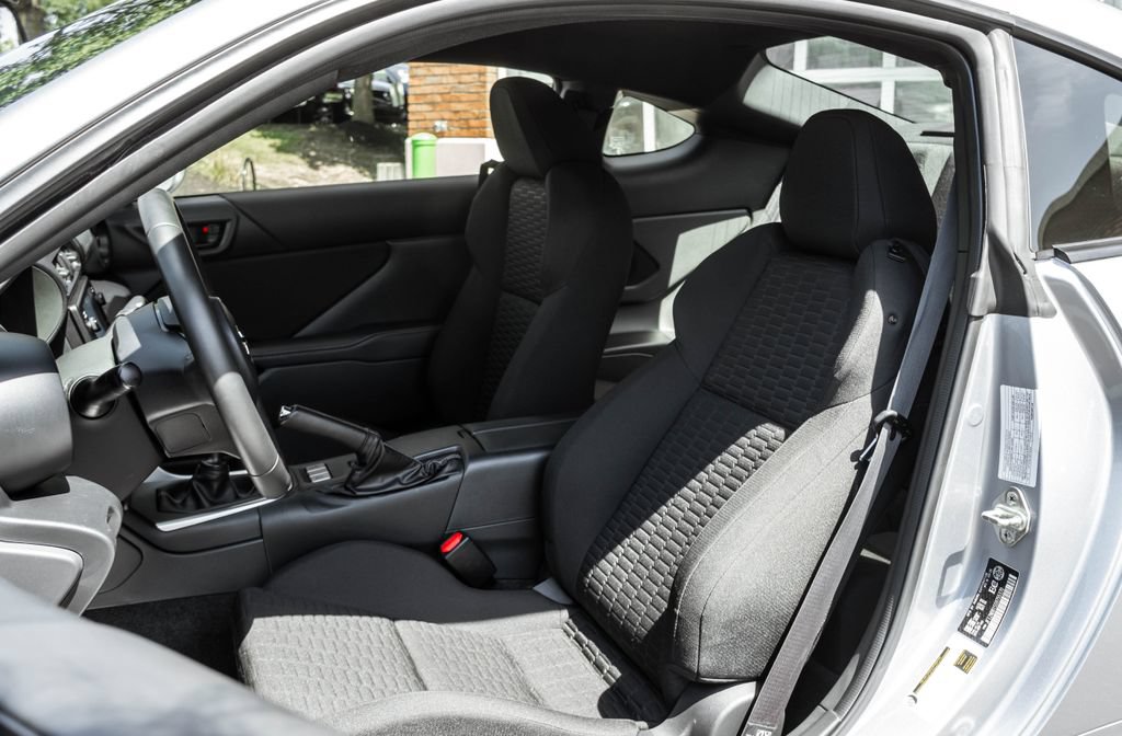 Used 2025 Toyota GR86 RWD image 7