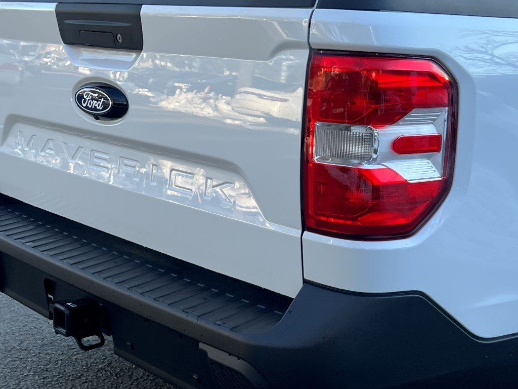 Used 2025 Ford Maverick XL image 6