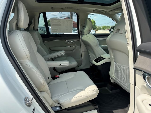 New 2026 Volvo XC90 B6 Ultra image 13