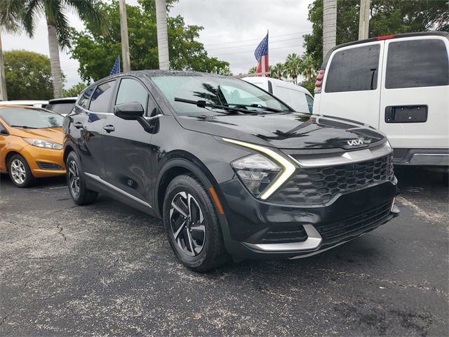 Used 2023 Kia Sportage LX image 2