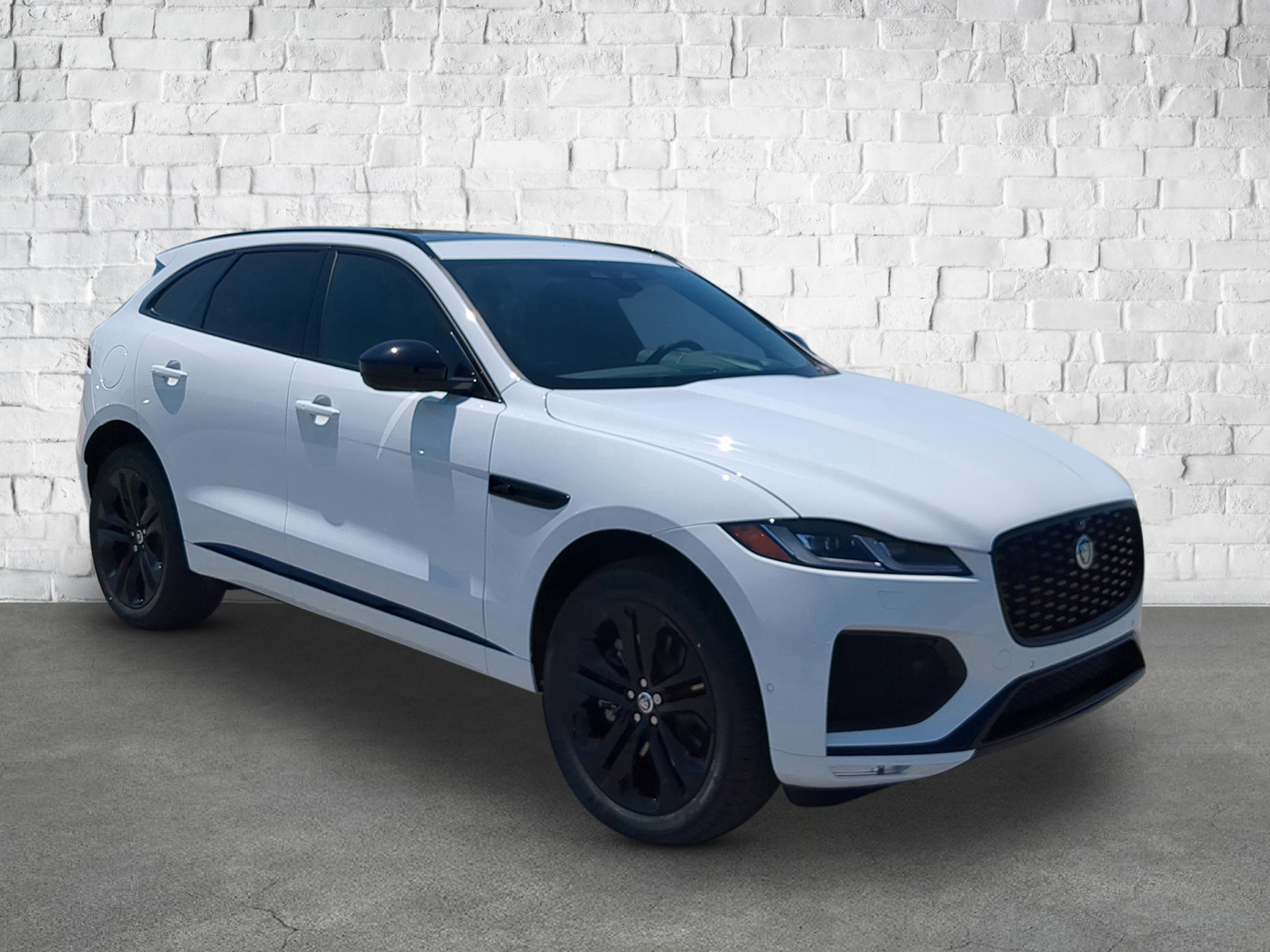 New 2026 Jaguar F-PACE R-Dynamic S image 5