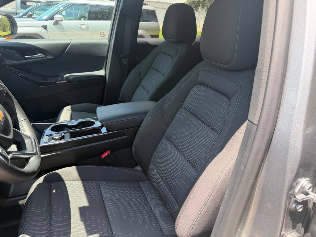 Used 2026 Chevrolet Equinox LT FWD image 10