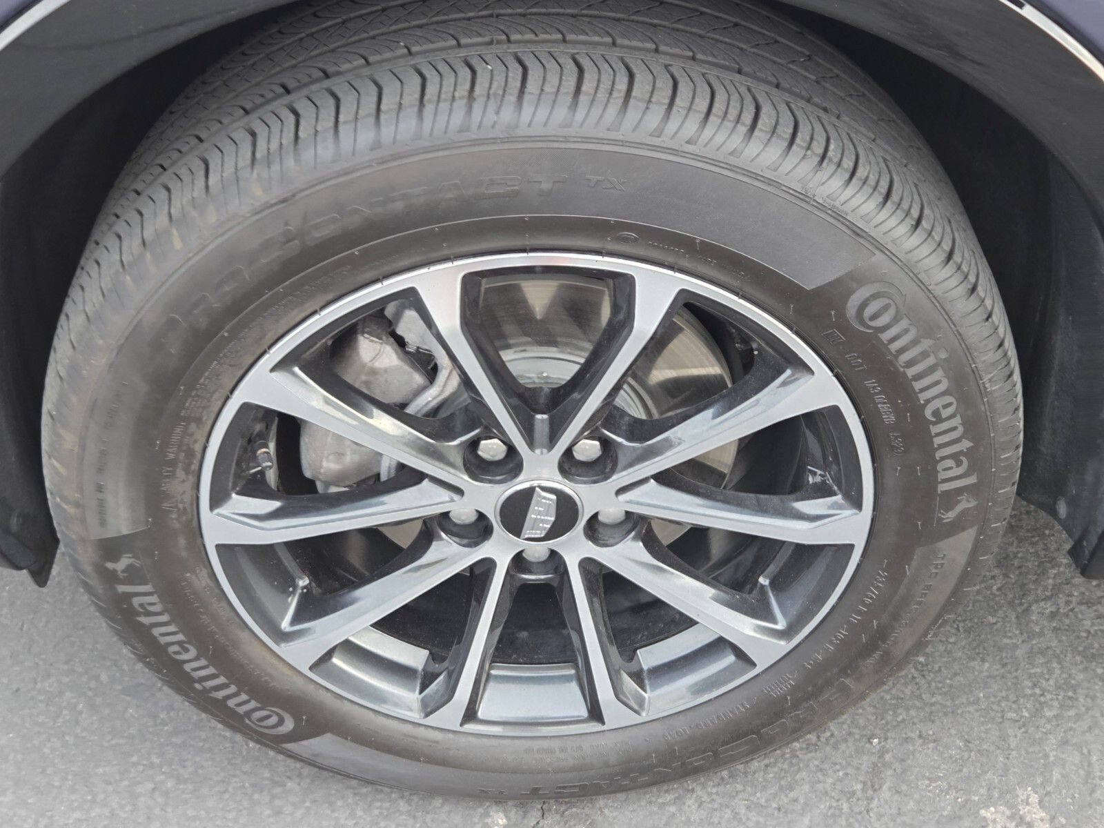 Used 2024 Cadillac XT4 Sport w/ Cold Weather Package image 9