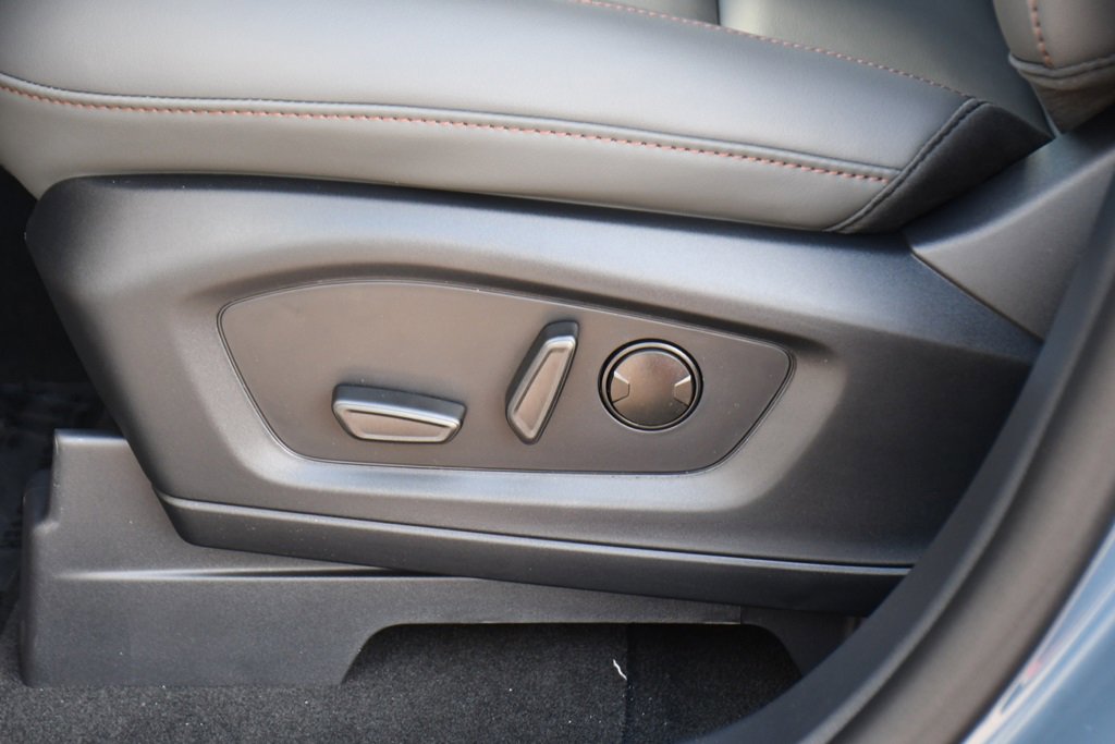 Used 2025 Ford Explorer Active w/ Active Comfort Package image 14