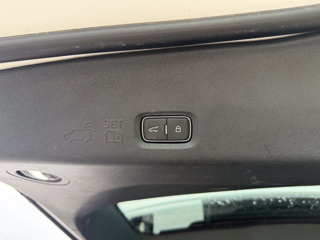 Certified 2025 Ford Expedition Active AWD/4WD image 17