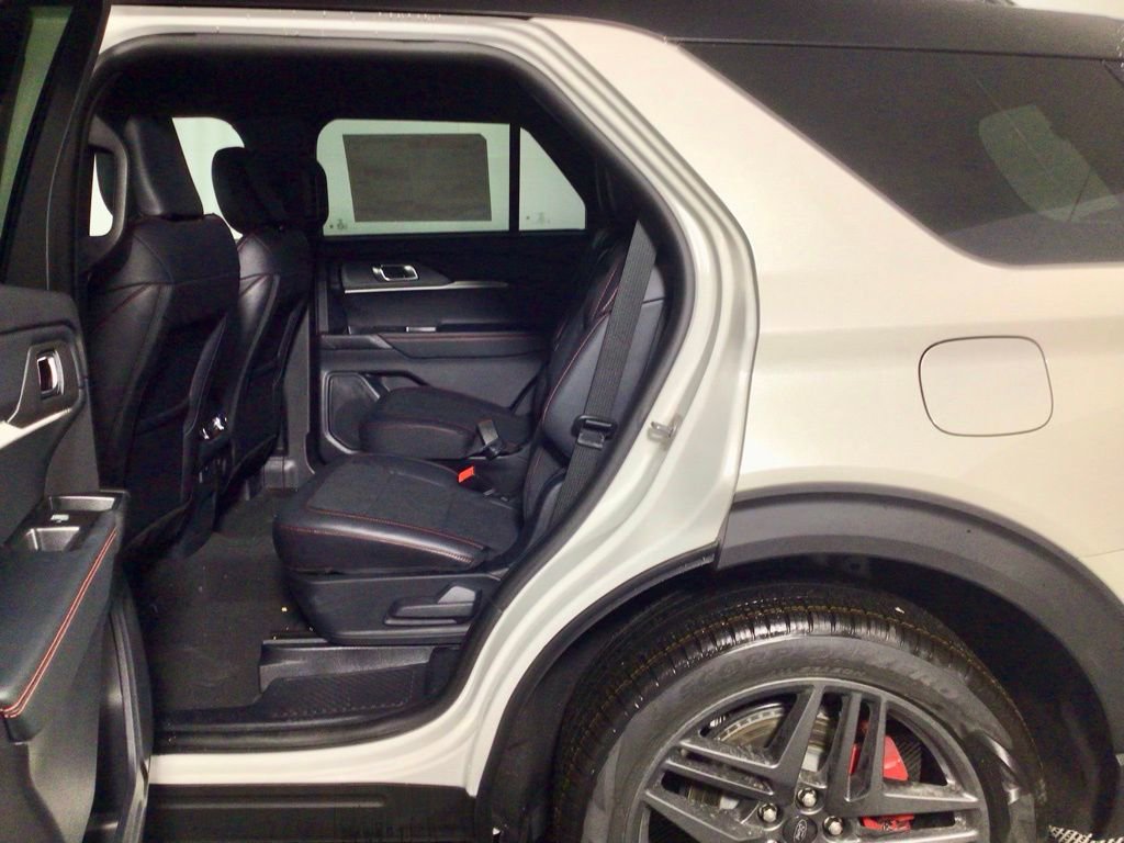 New 2026 Ford Explorer ST image 29