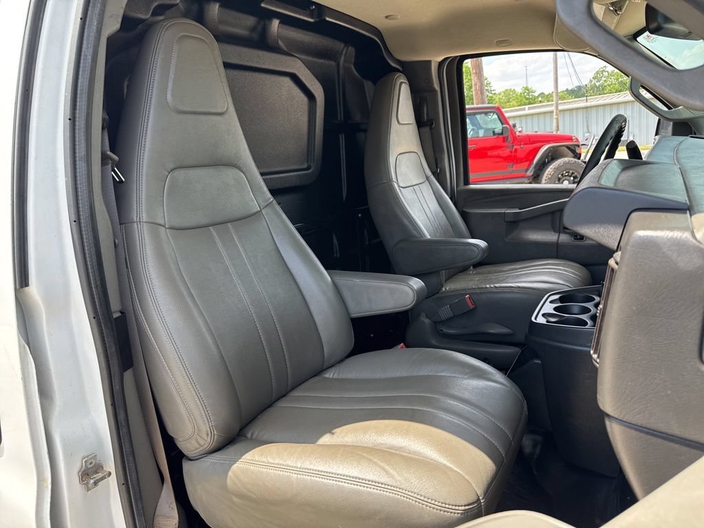 Used 2021 Chevrolet Express 3500 w/ Driver Convenience Package RWD image 40
