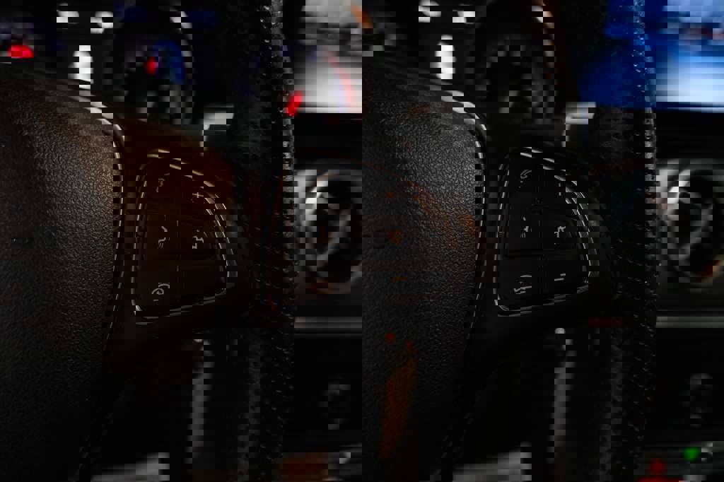 Used 2020 Mercedes-Benz GLA 250 4MATIC image 38