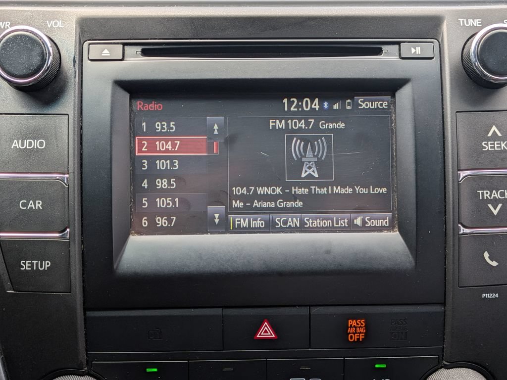 Used 2016 Toyota Camry SE FWD image 18