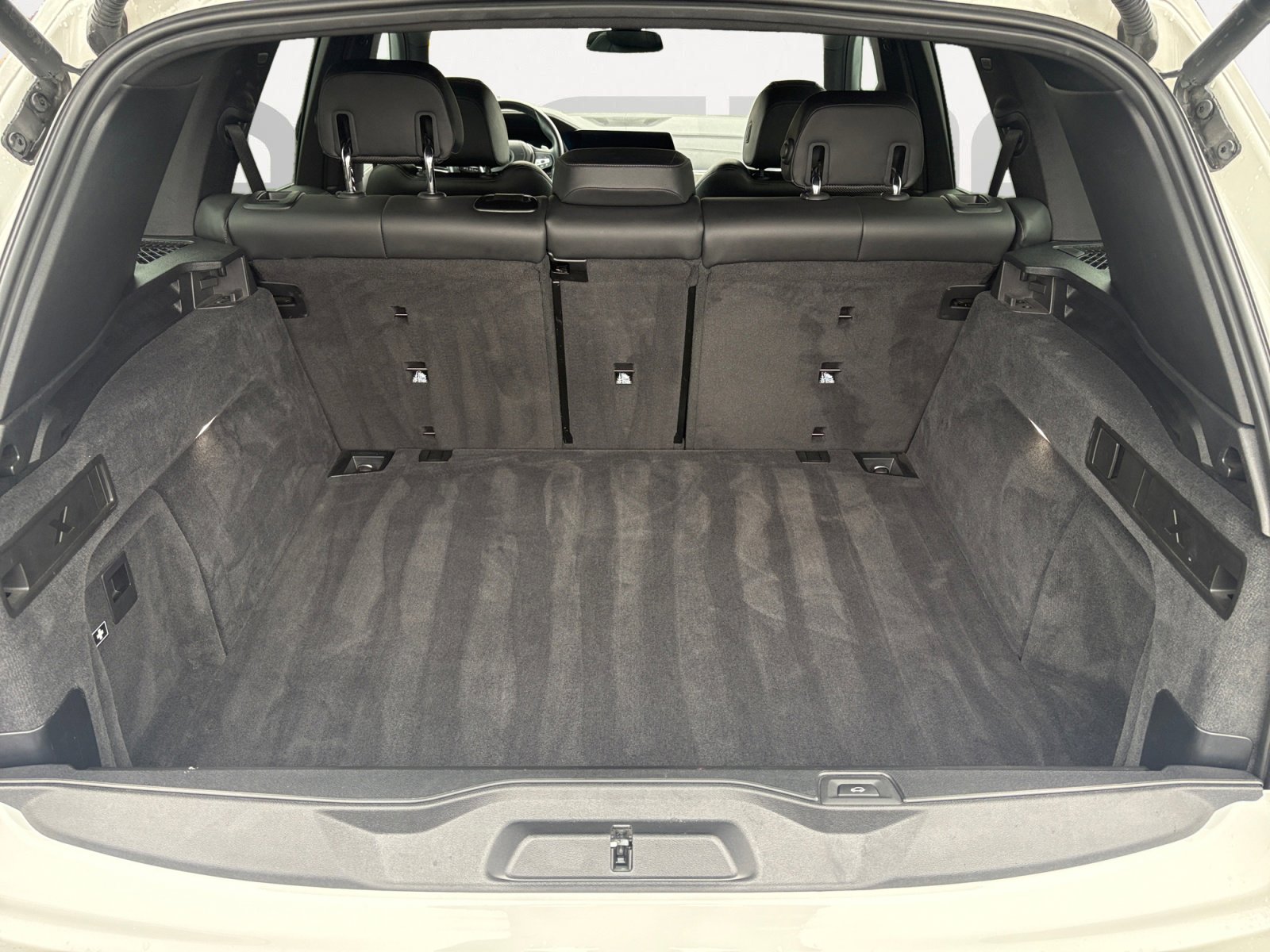 Used 2023 BMW X5 sDrive40i w/ Parking Assistance Package image 12