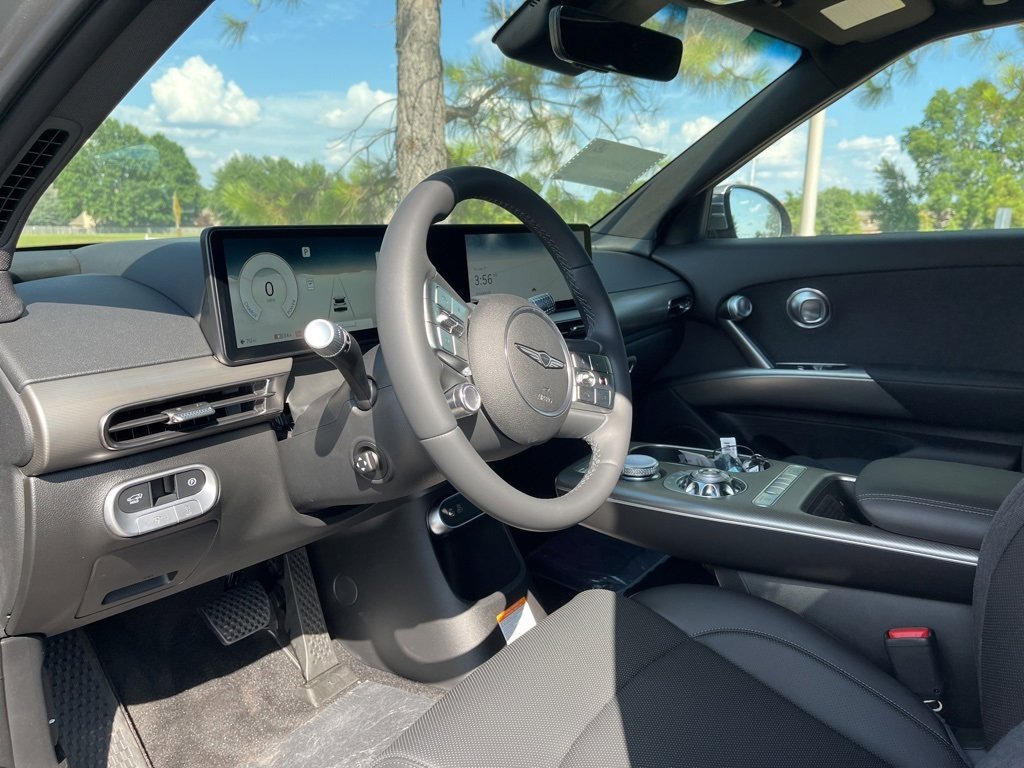 New 2024 Genesis GV60 RWD image 8