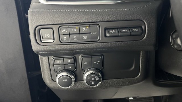 Used 2022 GMC Yukon XL Denali image 37