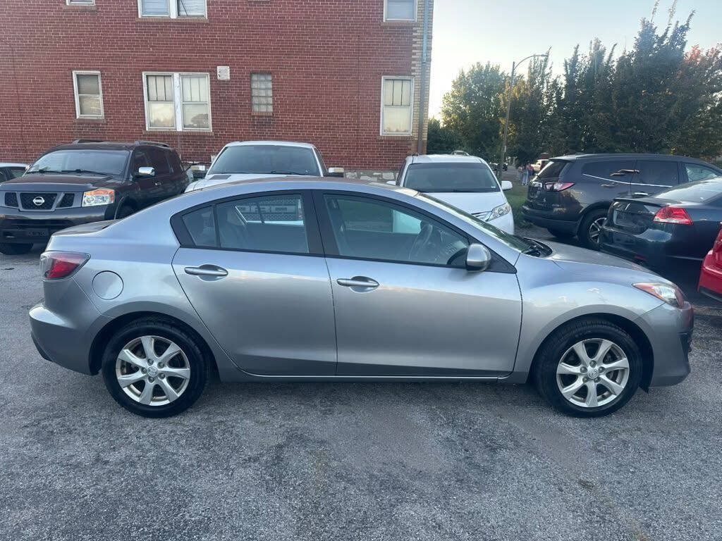 Used 2010 MAZDA MAZDA3 i Touring FWD image 4