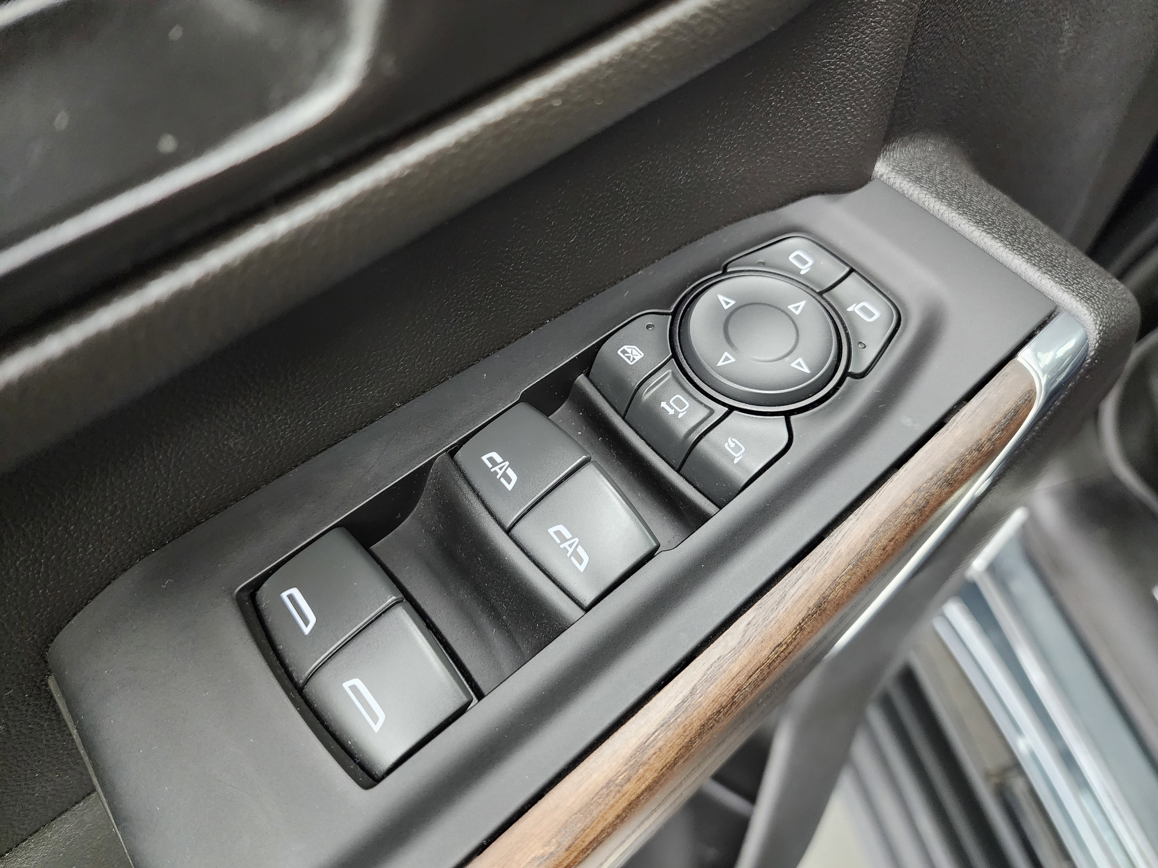 Used 2023 GMC Sierra 3500 Denali w/ Denali Ultimate Package image 45