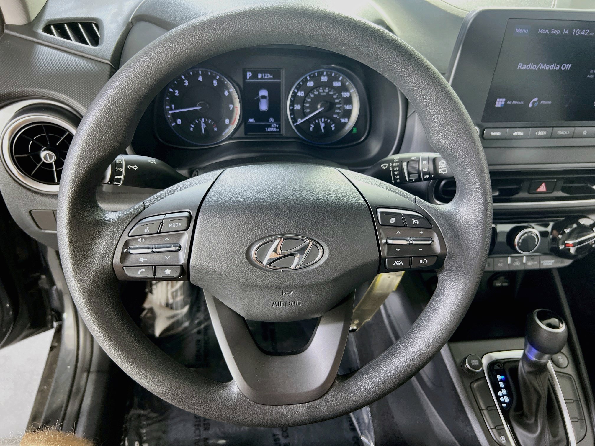 Used 2023 Hyundai Kona SE w/ Cargo Package AWD/4WD image 11