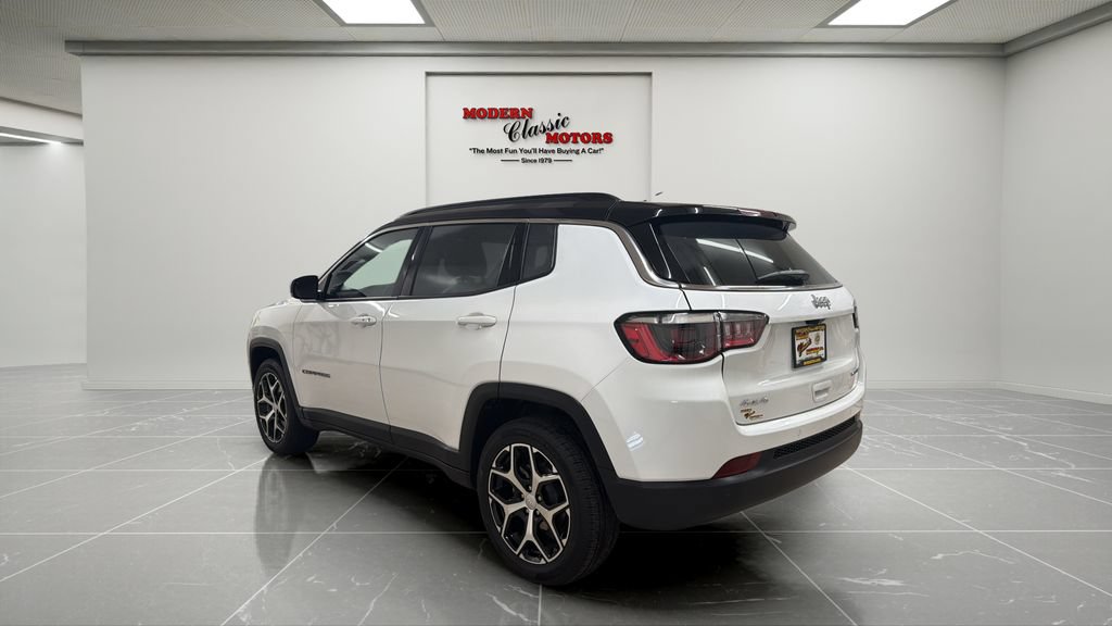 Used 2024 Jeep Compass Limited AWD/4WD image 3