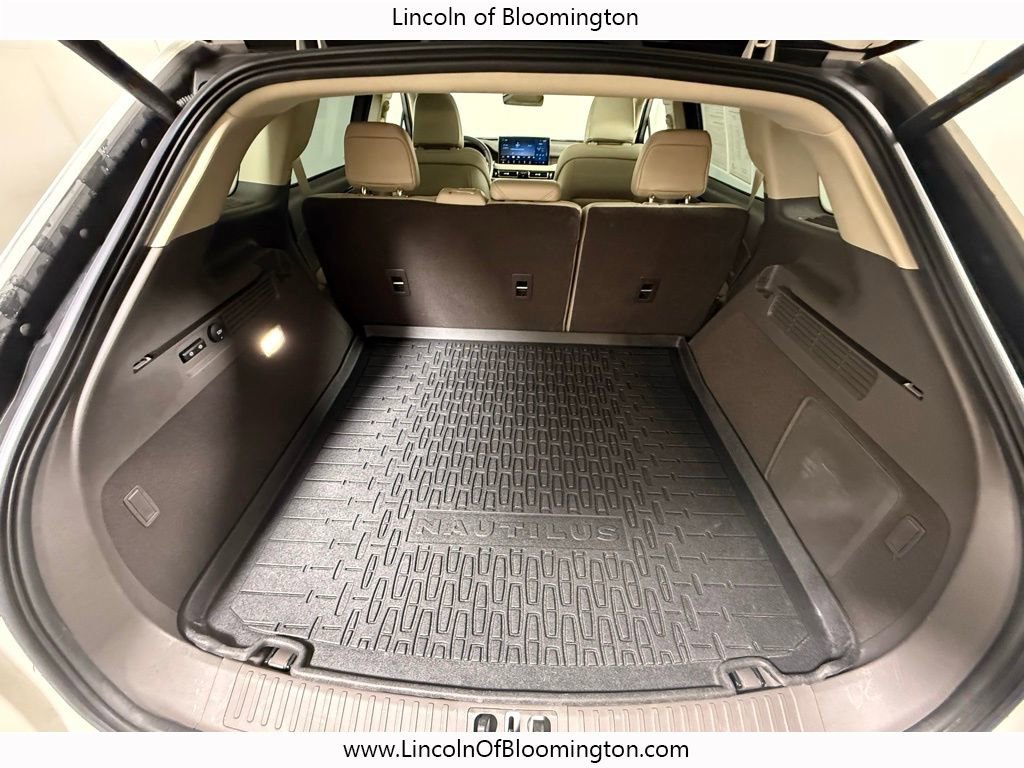 Used 2023 Lincoln Nautilus Reserve w/ Equipment Group 201A image 39