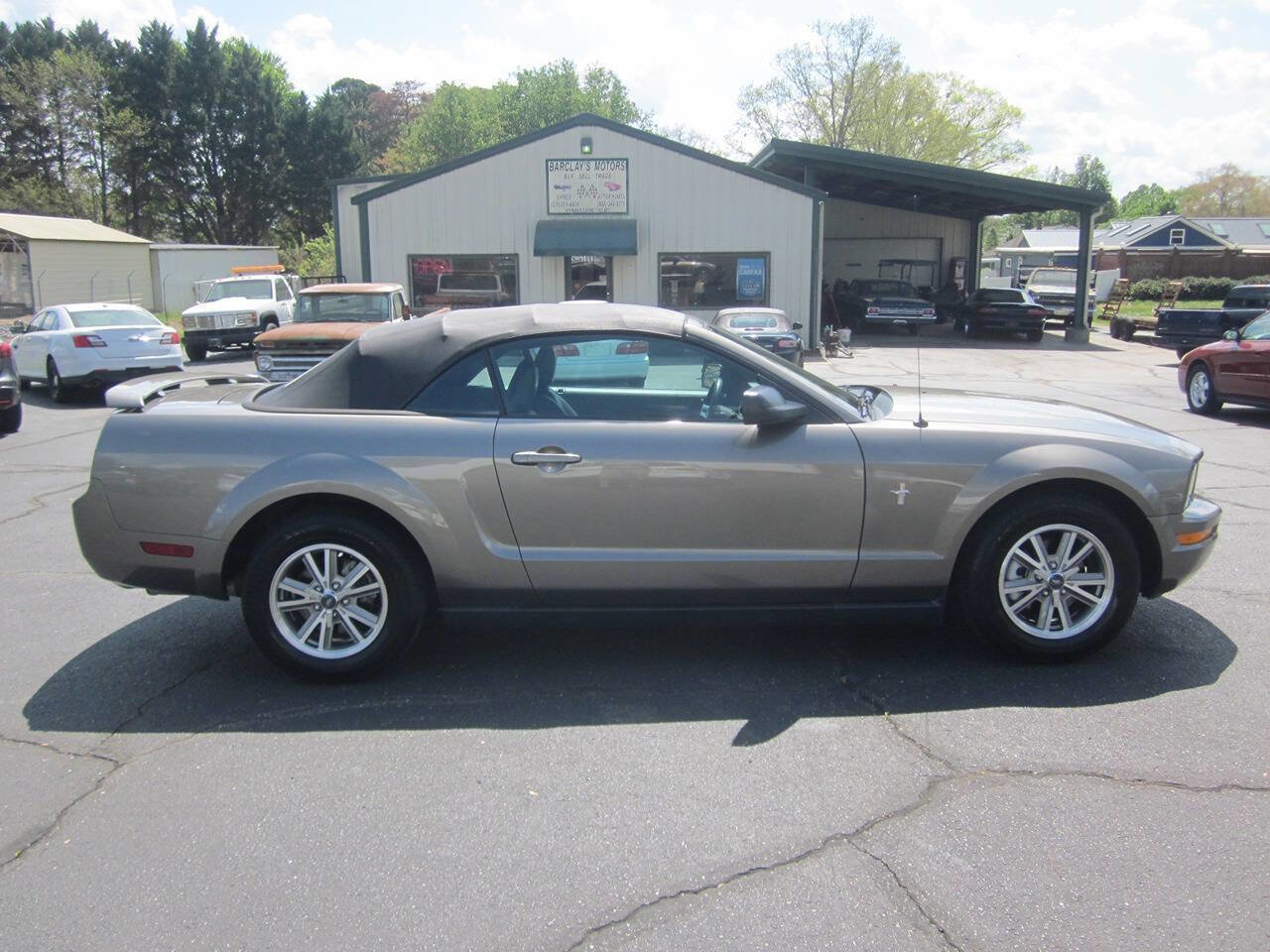 Used 2005 Ford Mustang Premium image 5