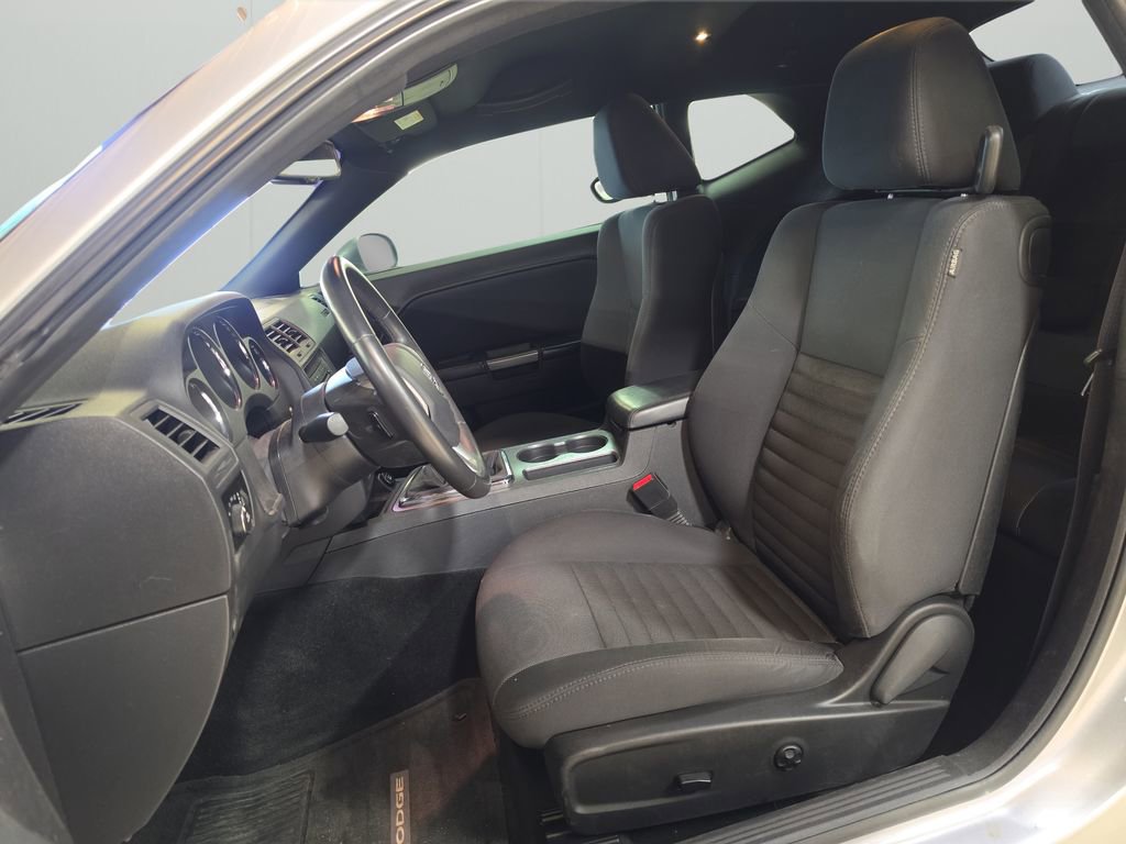 Used 2014 Dodge Challenger R/T RWD image 11
