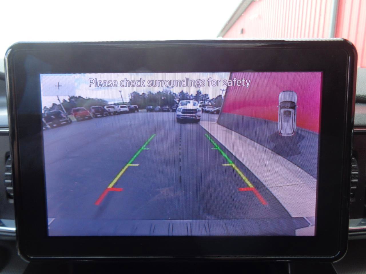 Used 2020 Ford Explorer XLT w/ Equipment Group 202A AWD/4WD image 11
