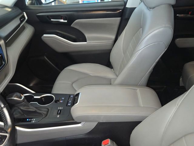 Used 2022 Toyota Highlander XLE image 20