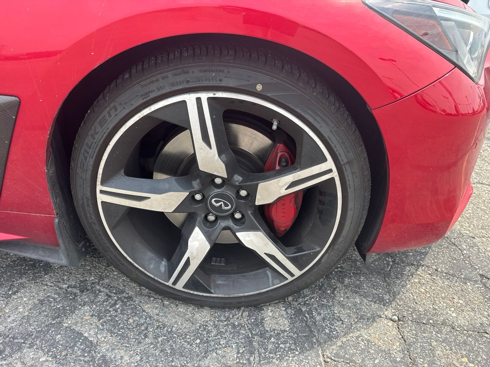Used 2018 INFINITI Q60 Red Sport 400 w/ Pro Active Package AWD/4WD image 4