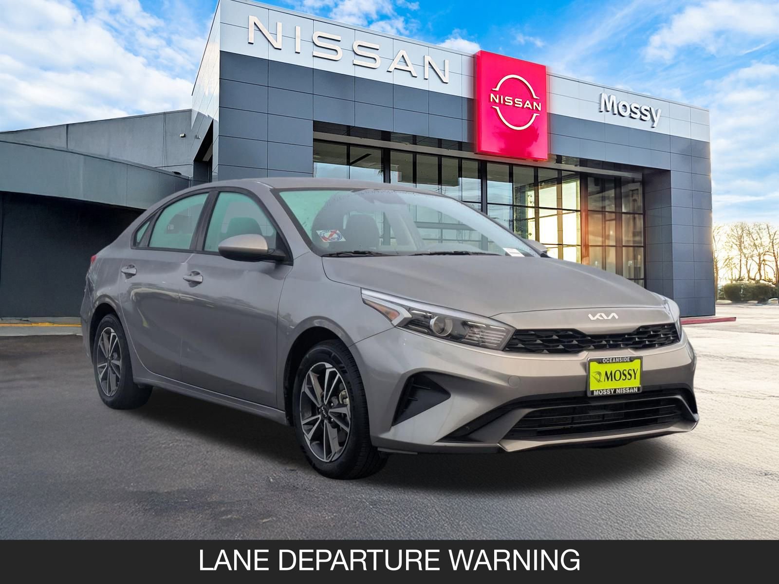 Used 2024 Kia Forte LXS image 2