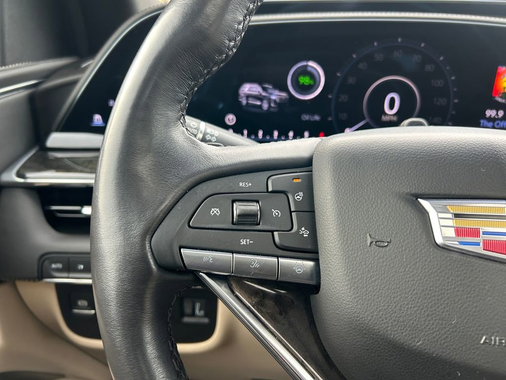 Used 2024 Cadillac Escalade Premium Luxury AWD/4WD image 17