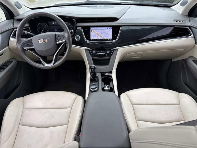 Used 2025 Cadillac XT6 Premium Luxury image 18