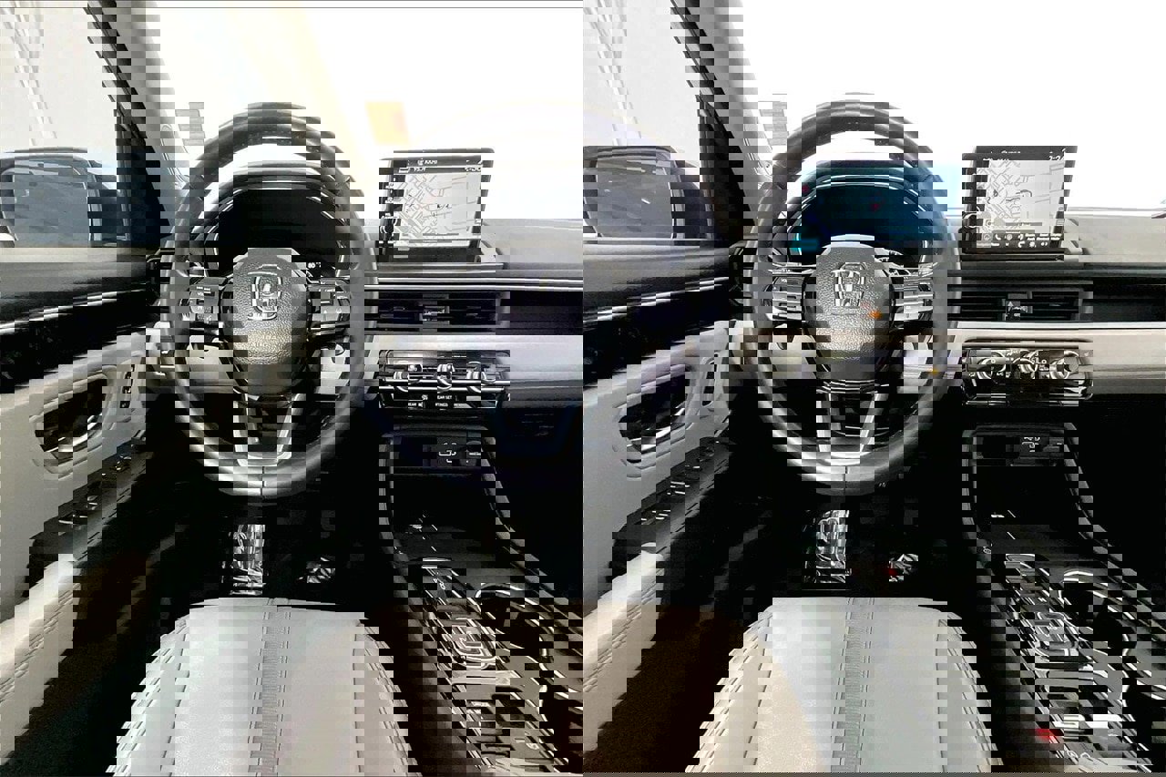 Used 2024 Honda Pilot Touring image 4