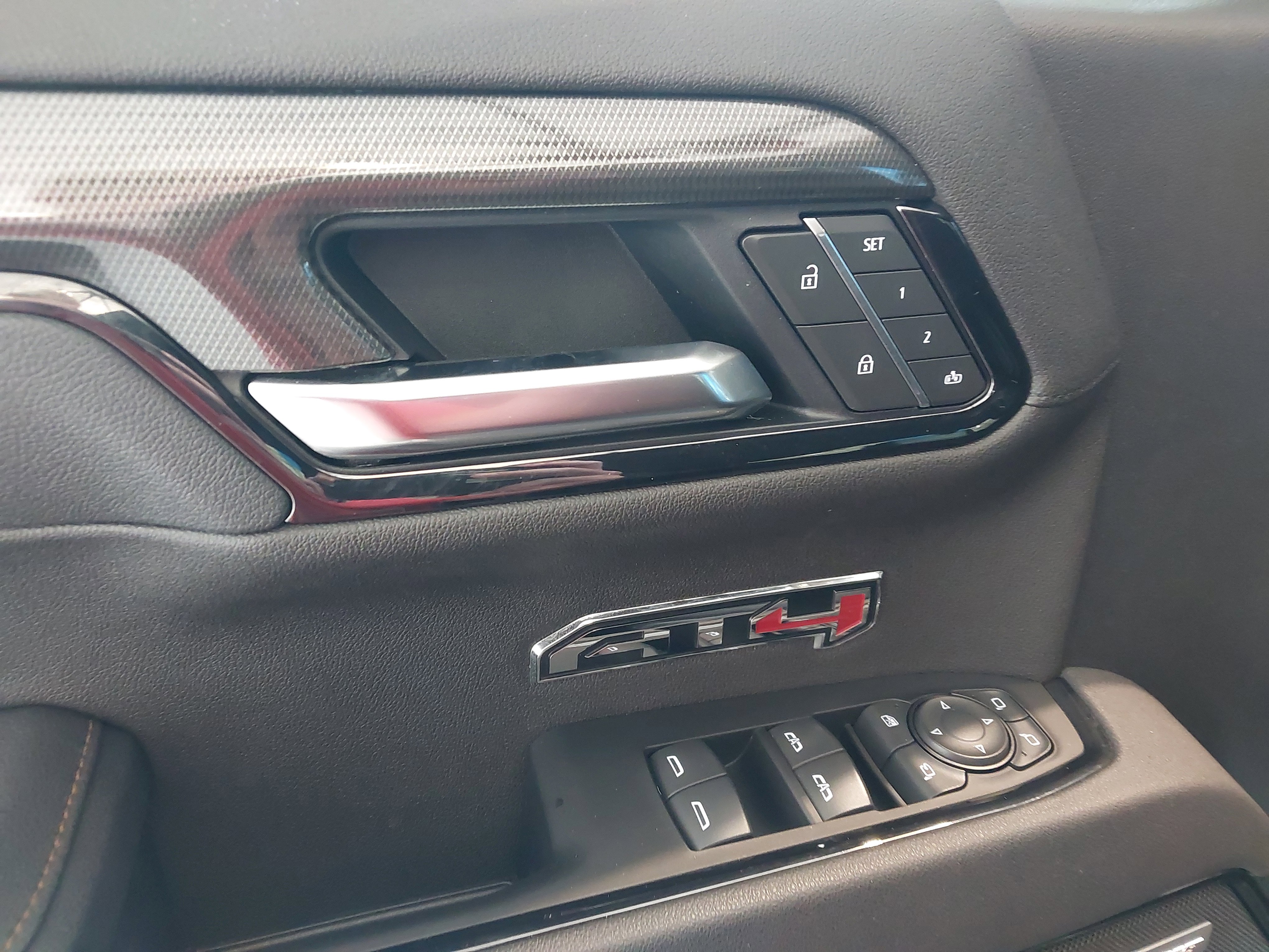 Used 2025 GMC Sierra 1500 AT4 image 26