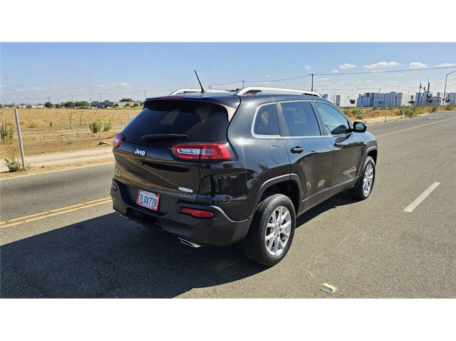 Used 2015 Jeep Cherokee Latitude w/ Comfort/Convenience Group image 5