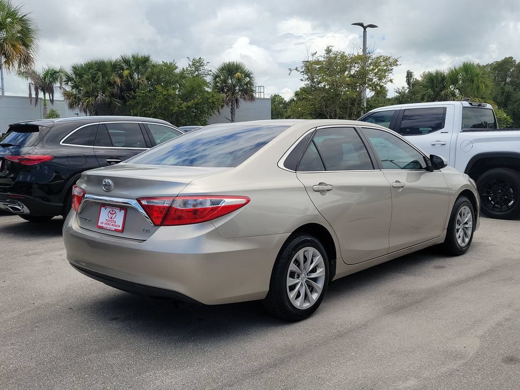 Used 2017 Toyota Camry XLE FWD image 4