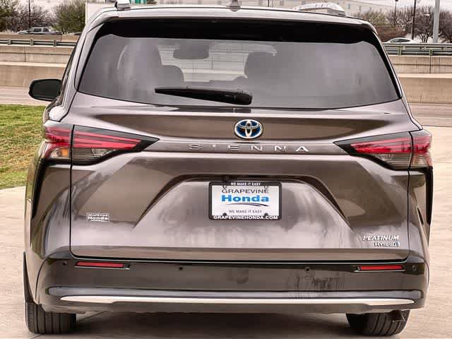 Used 2024 Toyota Sienna Platinum image 6