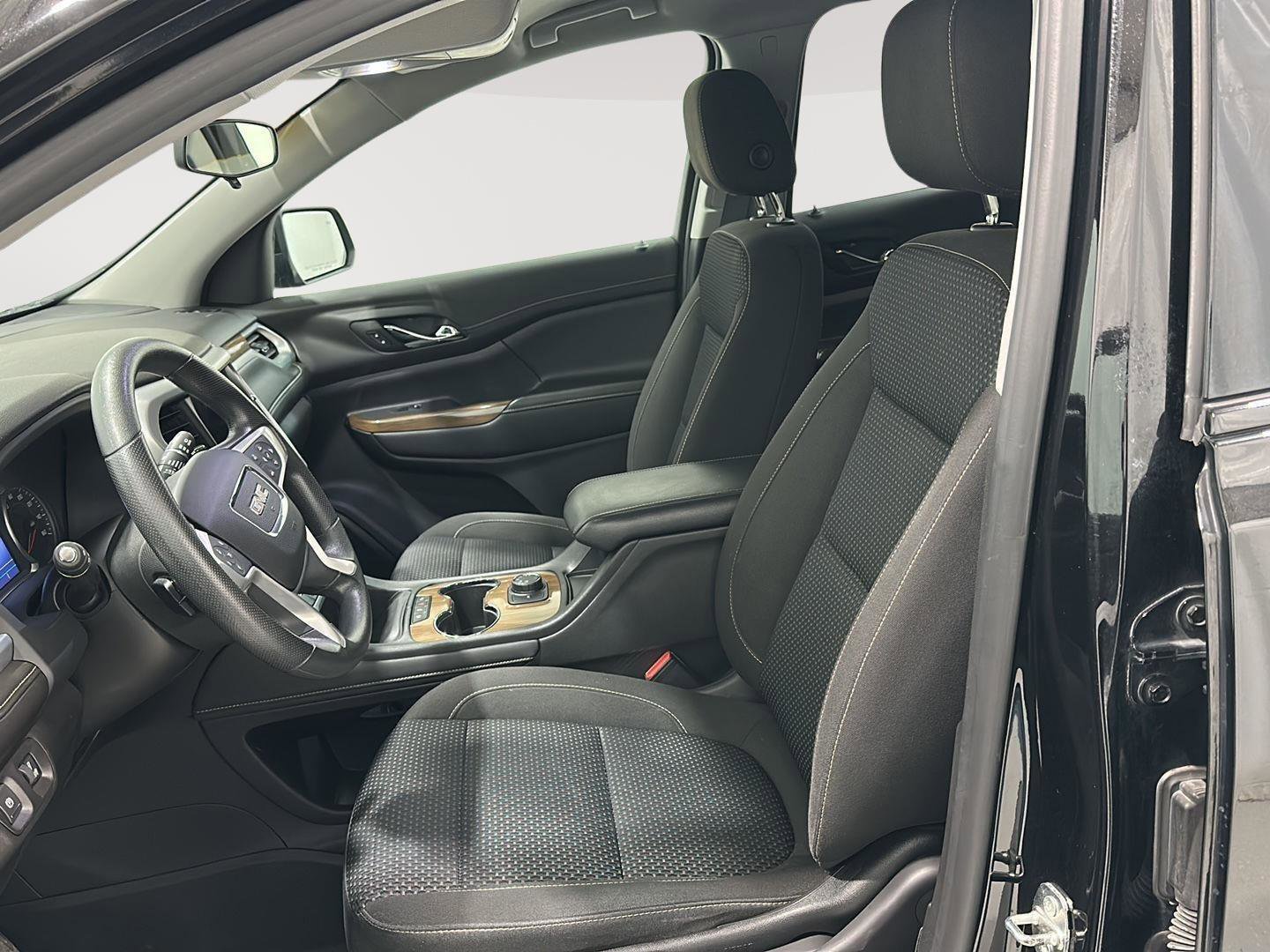 Used 2021 GMC Acadia SLE w/ Elevation Edition image 17