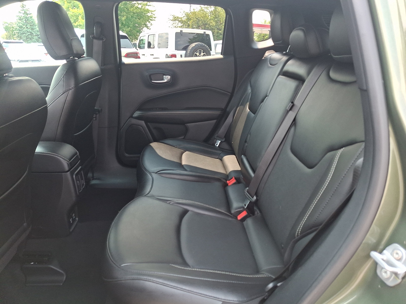 Used 2021 Jeep Compass Latitude AWD/4WD image 10