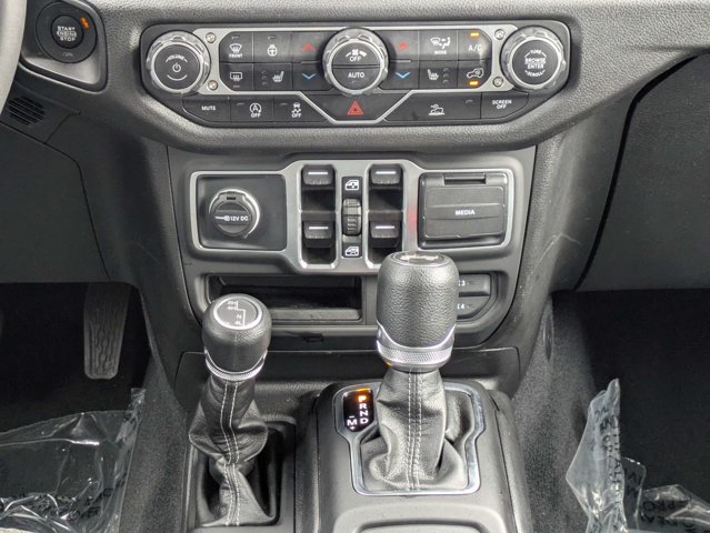 Certified 2025 Jeep Wrangler Unlimited Sport AWD/4WD image 19