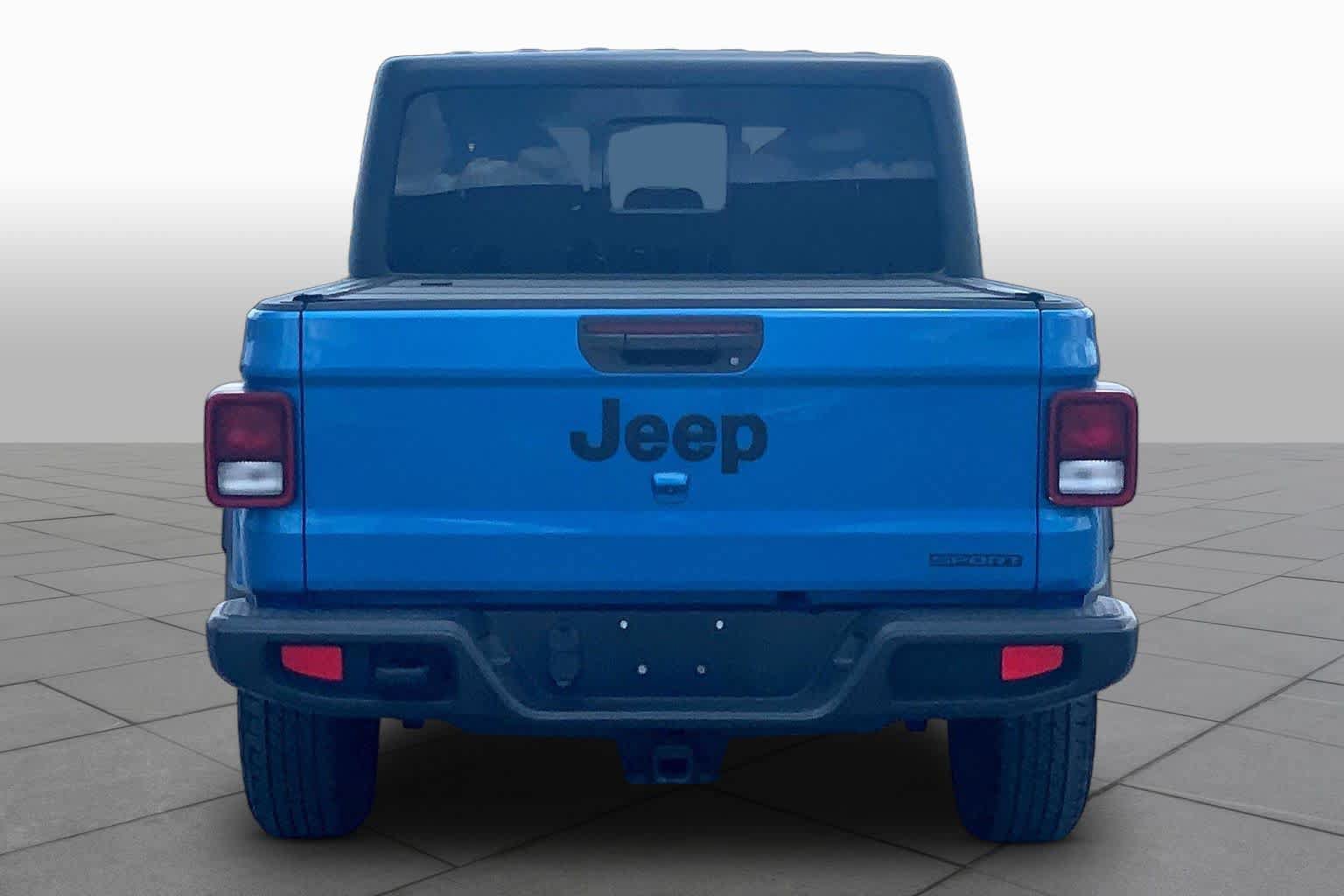 Used 2021 Jeep Gladiator Sport AWD/4WD image 5