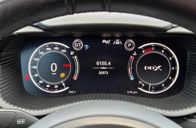Used 2021 Aston Martin DBX AWD/4WD image 11