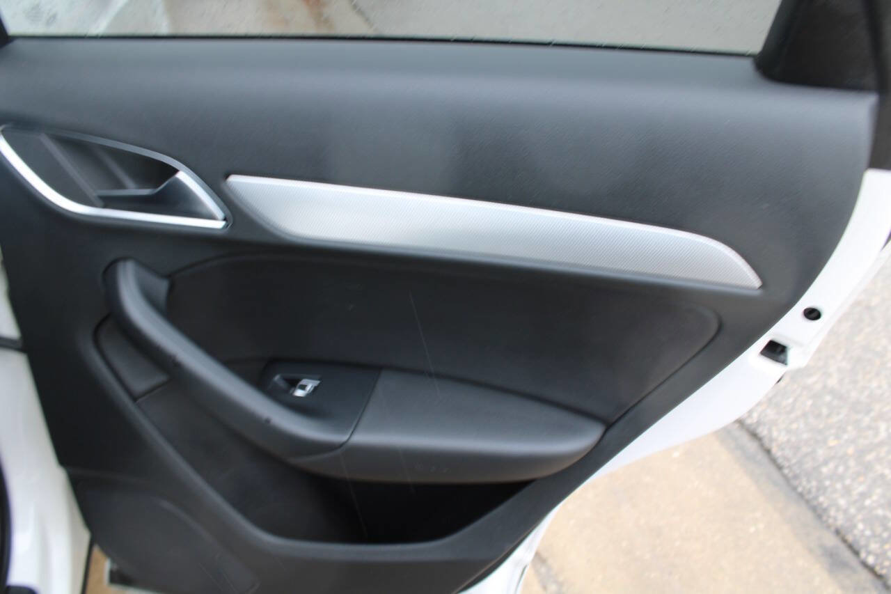 Used 2016 Audi Q3 2.0T Premium Plus image 9