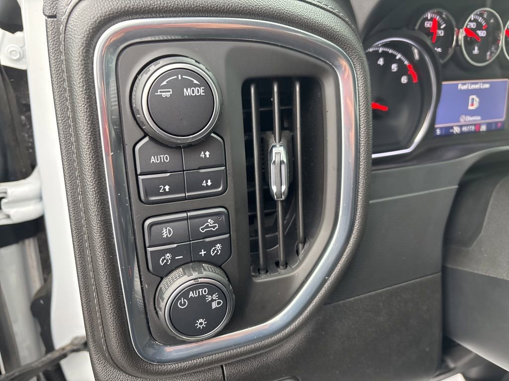 Used 2021 Chevrolet Silverado 1500 RST image 14