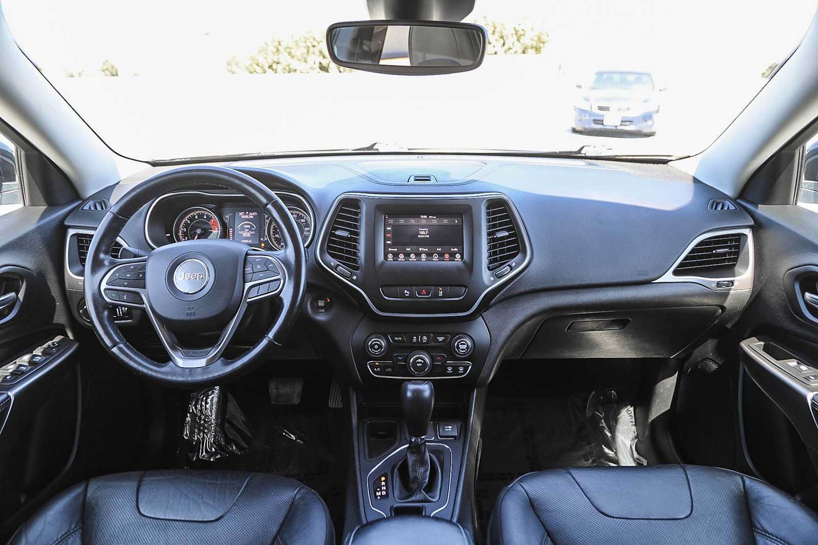 Used 2021 Jeep Cherokee Latitude Lux FWD image 12