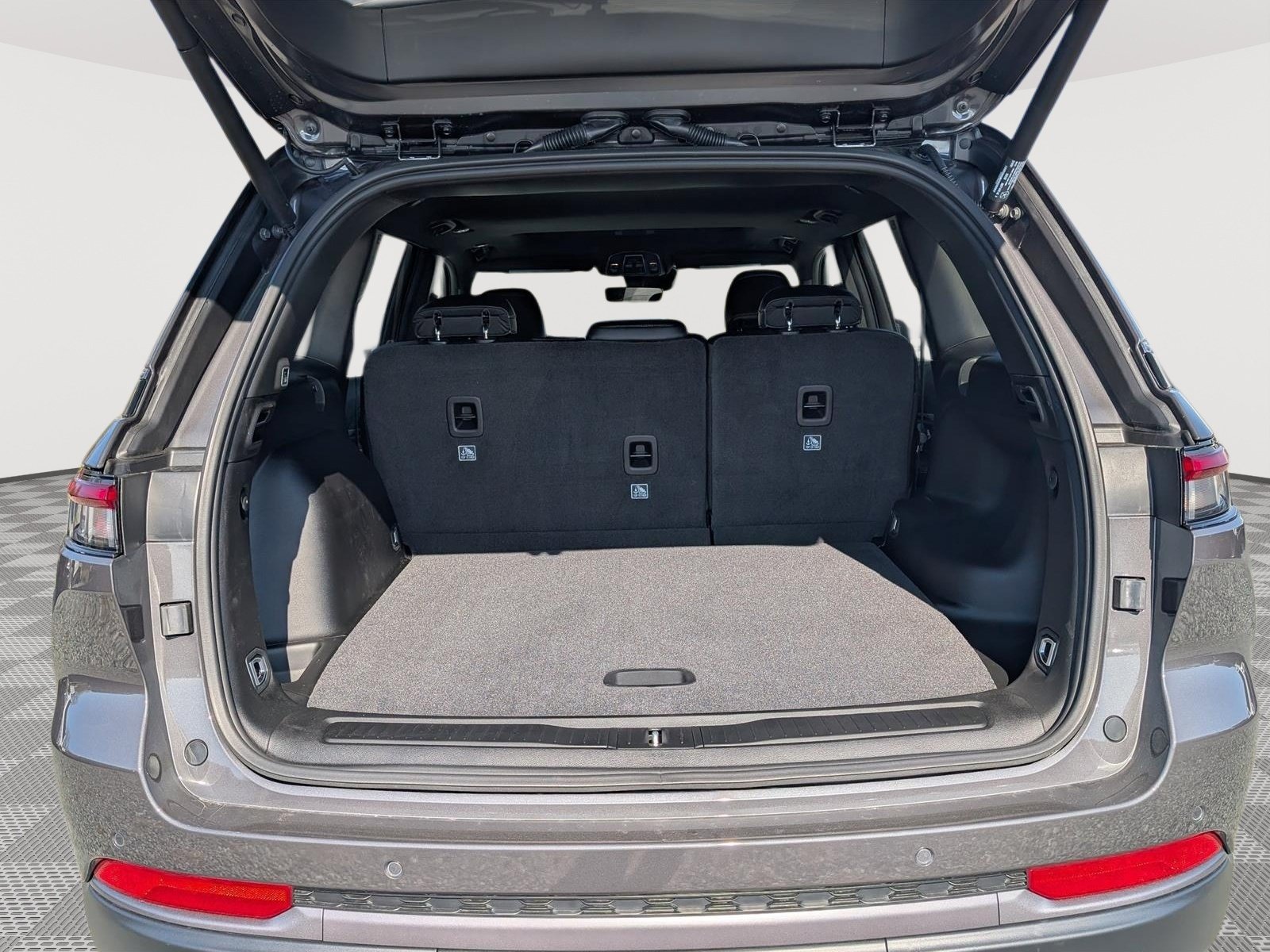 New 2026 Jeep Grand Cherokee Altitude AWD/4WD image 8