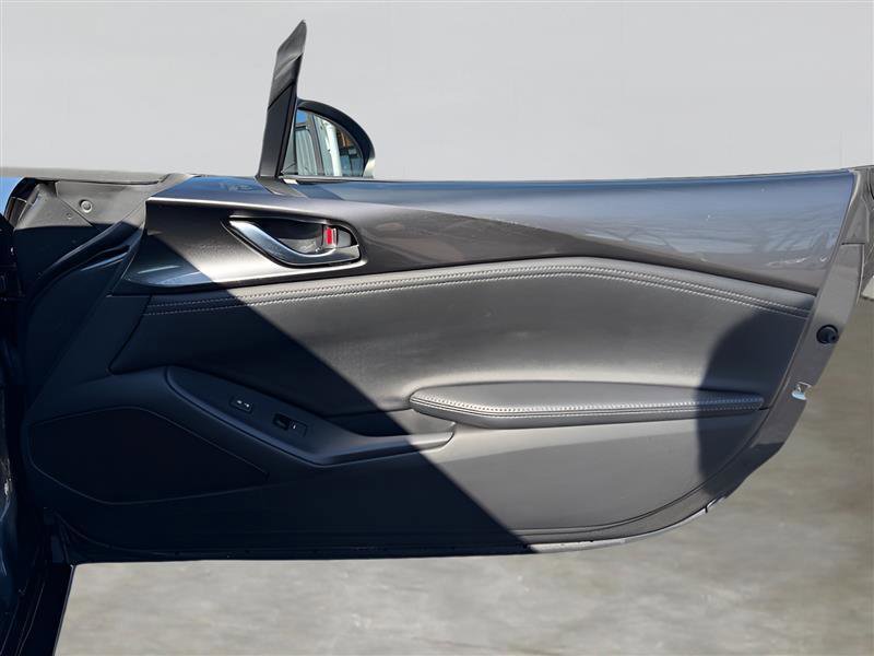 Used 2021 MAZDA MX-5 Miata RF Grand Touring image 25