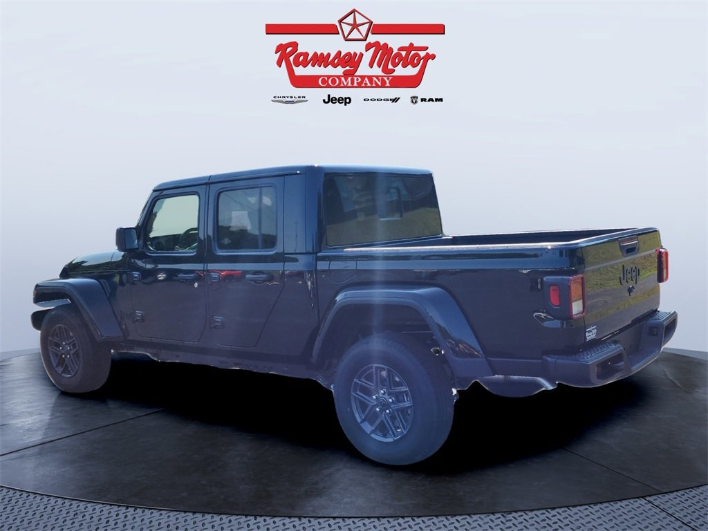 New 2025 Jeep Gladiator Sport image 3