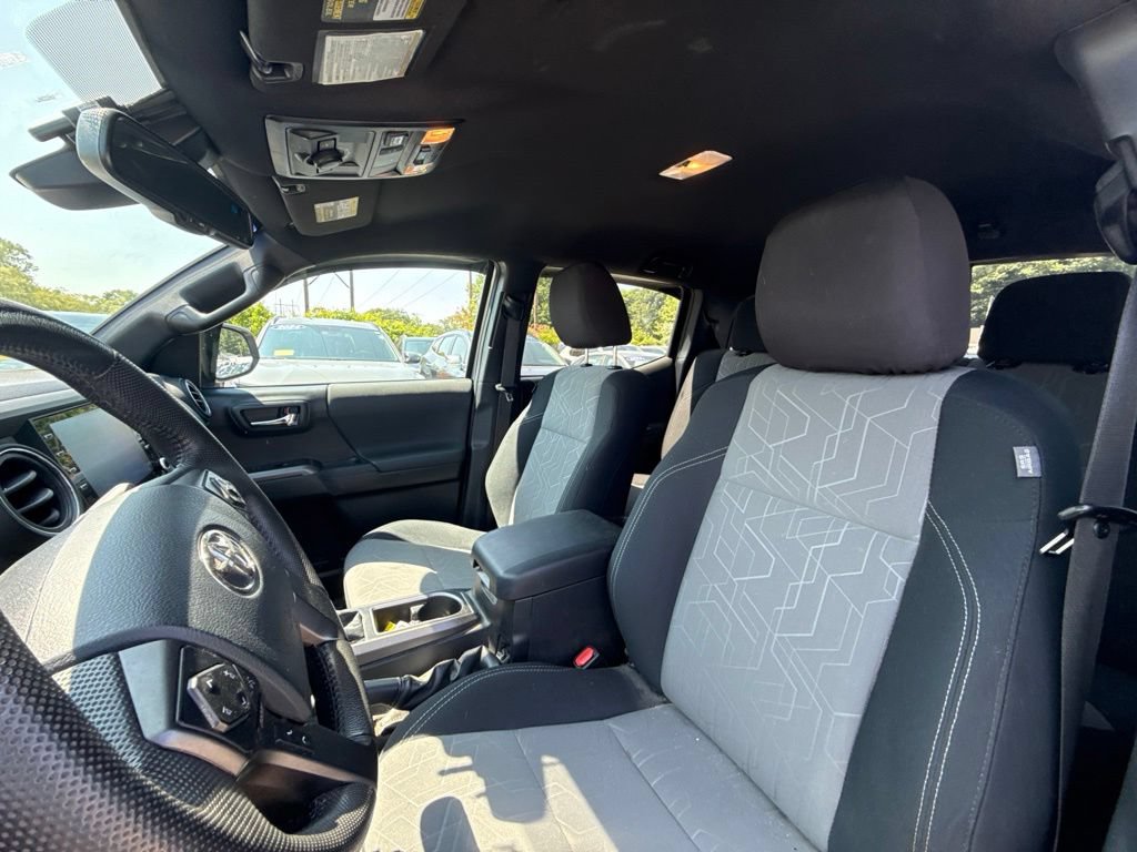 Used 2020 Toyota Tacoma TRD Off-Road w/ Technology Package AWD/4WD image 15