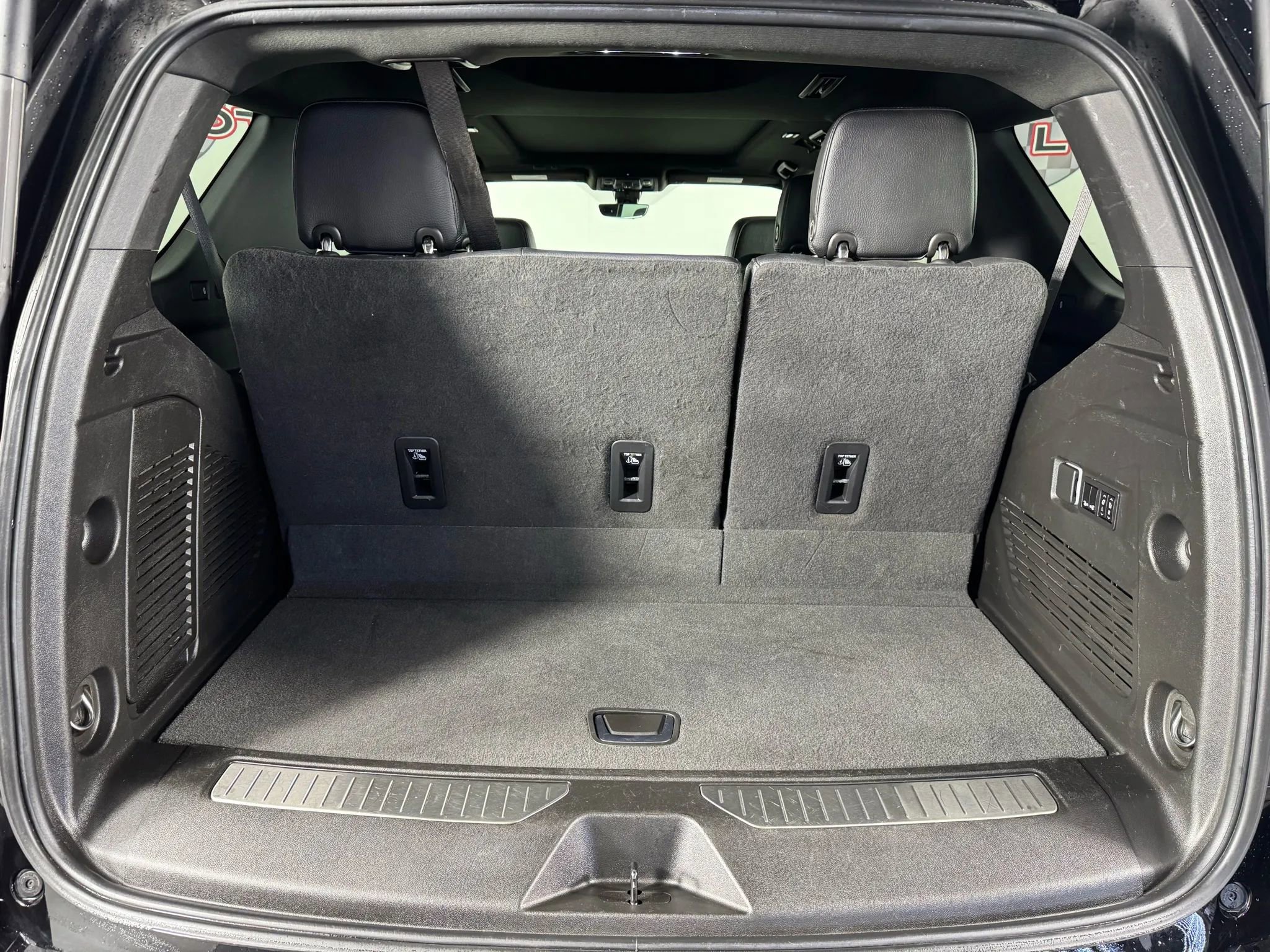 Used 2022 GMC Yukon Denali w/ Advanced Technology Package image 7