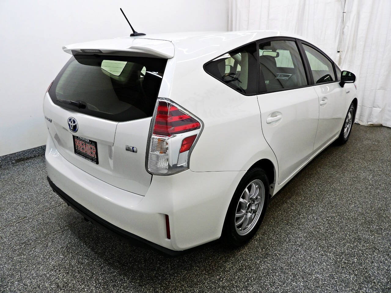 Used 2015 Toyota Prius V Four FWD image 6