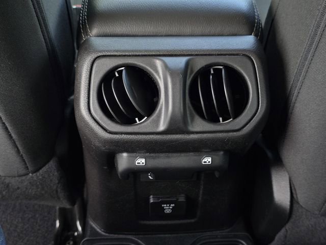 Used 2020 Jeep Wrangler Unlimited Sahara AWD/4WD image 16